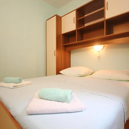 648b Apartment *
