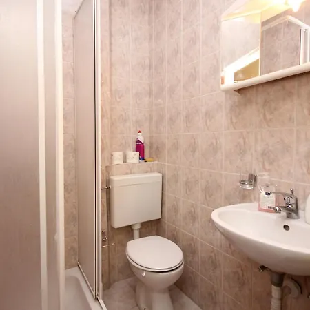 Apartment 648b